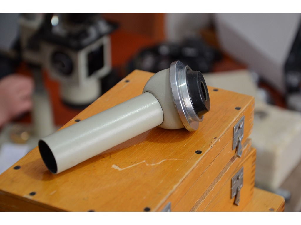 Зачем микроскопу тубус. Бинокулярный тубус для микроскопа Zeiss 425515. Тубус для микроскопа ЛОМО. Монокулярная насадка микроскопа МБС-1. Бинокулярный тубус для микроскопа Zeiss.