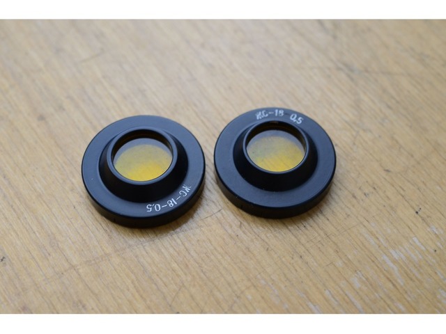 Светофильтр окулярный ЖС18-0,5 в оправе 2 шт.